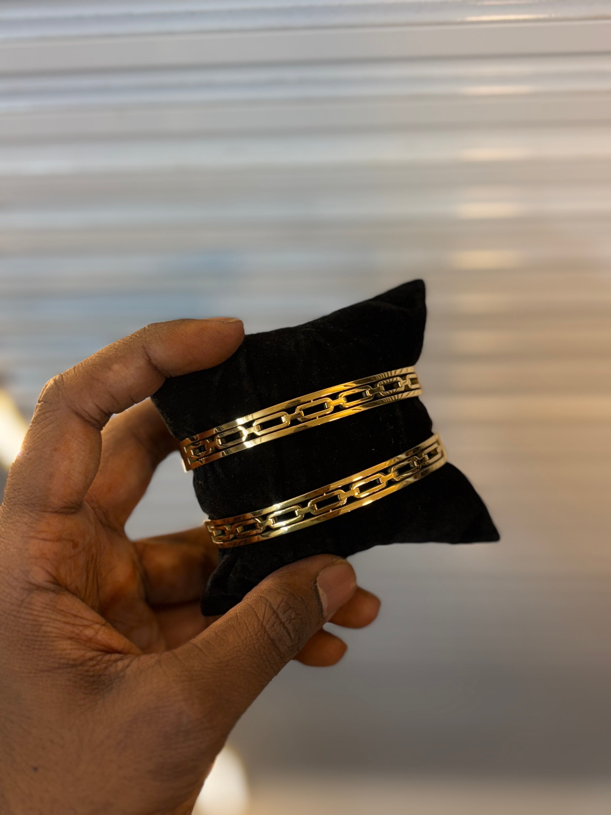Monarch kada