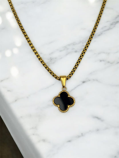 Clover Minimal Necklace