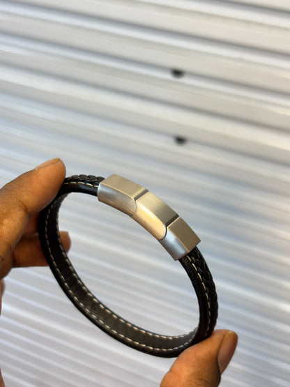 Classic Leather Bracelet with Adjustable Lock