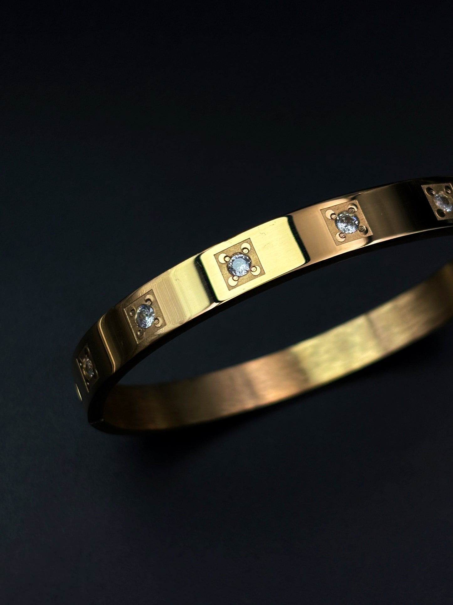 Zyra Solitaire Diamond Kada