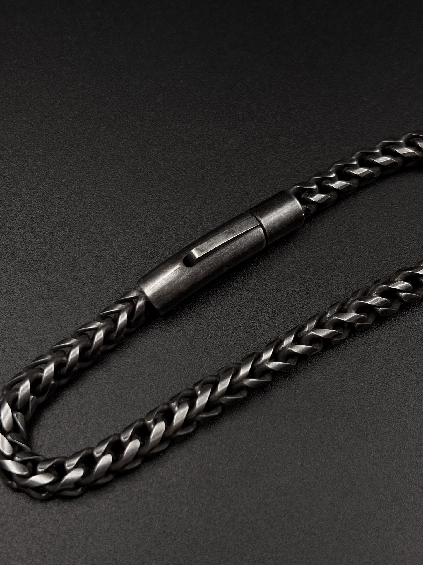 Wheat Chain Bracelet Gunmetal S.Steel (Press Lock)