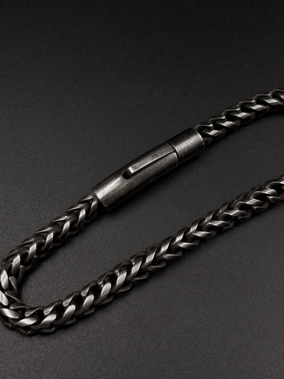 Wheat Chain Bracelet Gunmetal S.Steel (Press Lock)