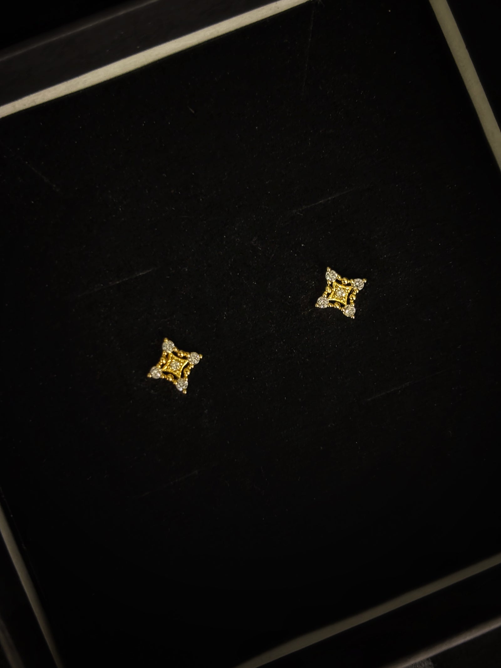 Tetra Studs