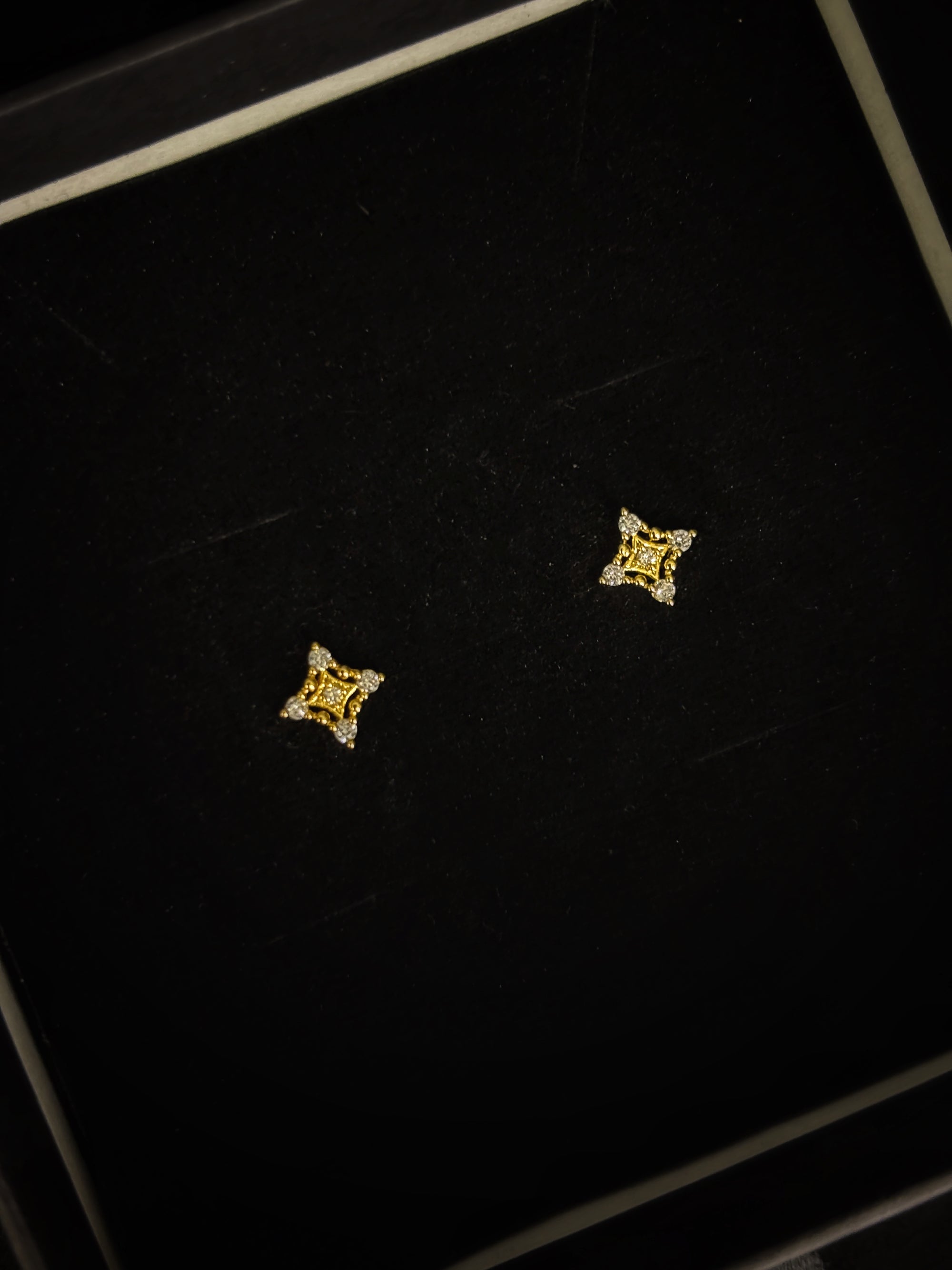 Tetra Studs