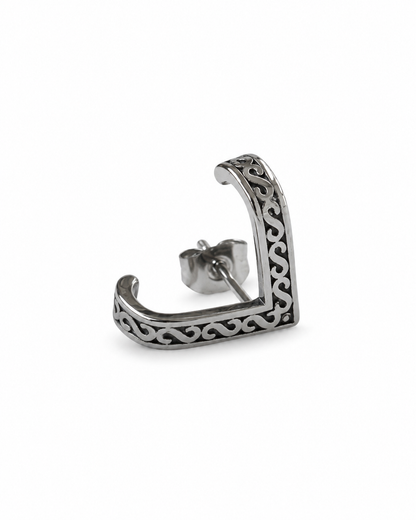 V Studs - Vintage Design