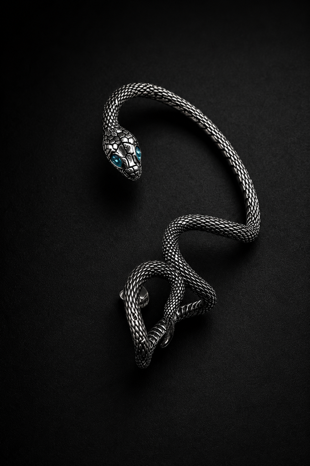 Icchadhari naag Earcuff (needs piercing)