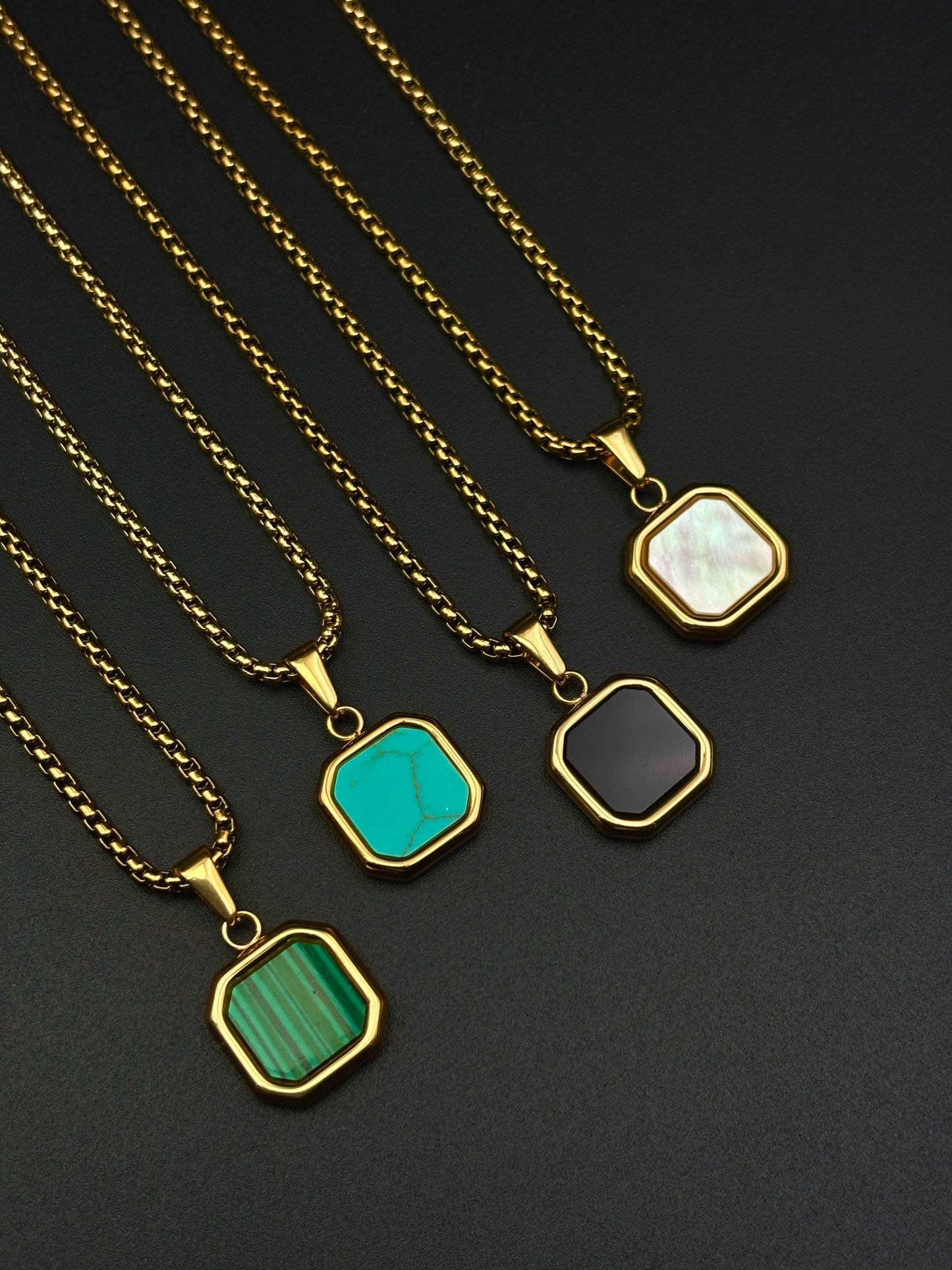 Noir Signet Pendent Necklace