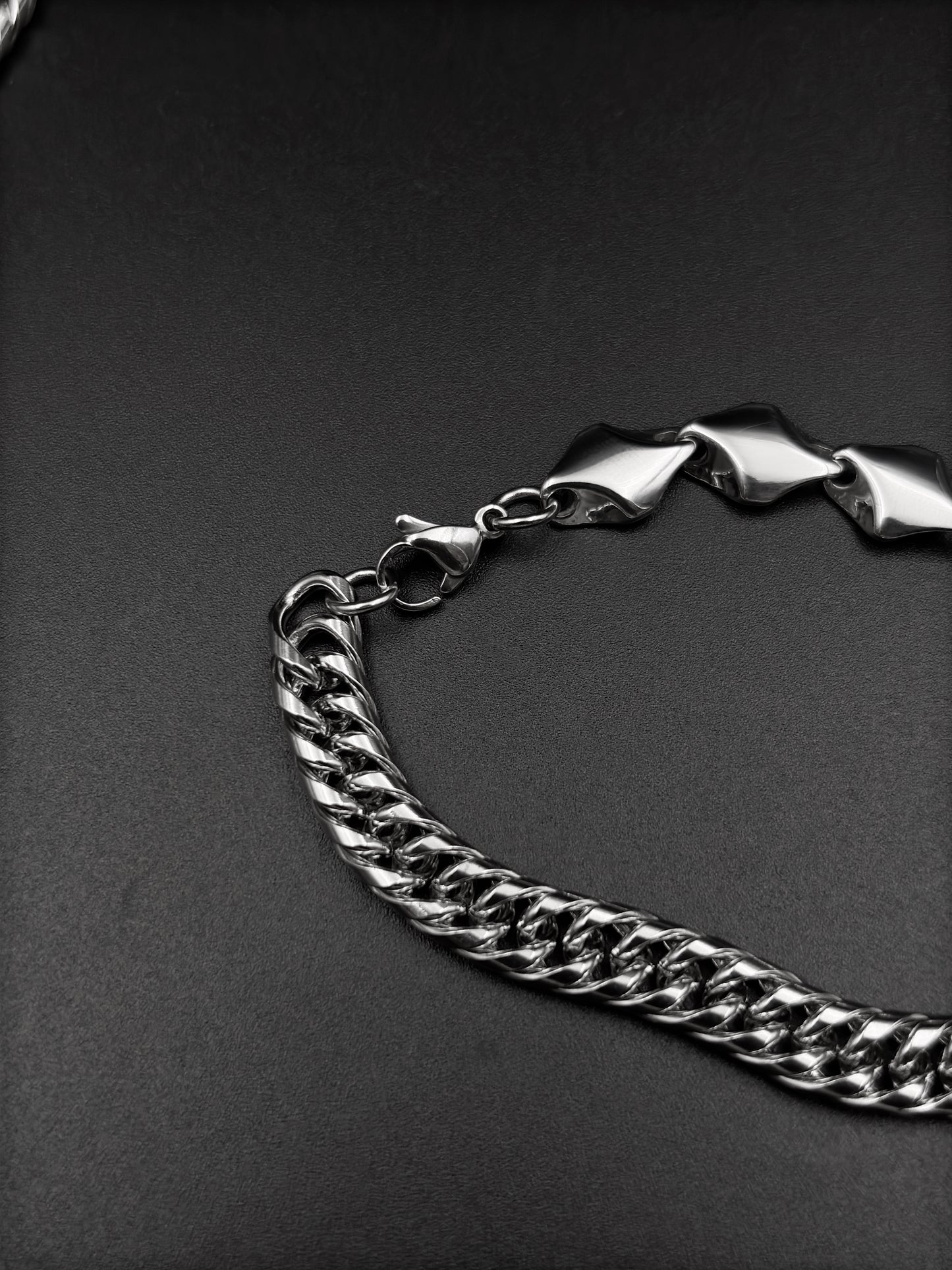 Fusion Wavey Chain Bracelet