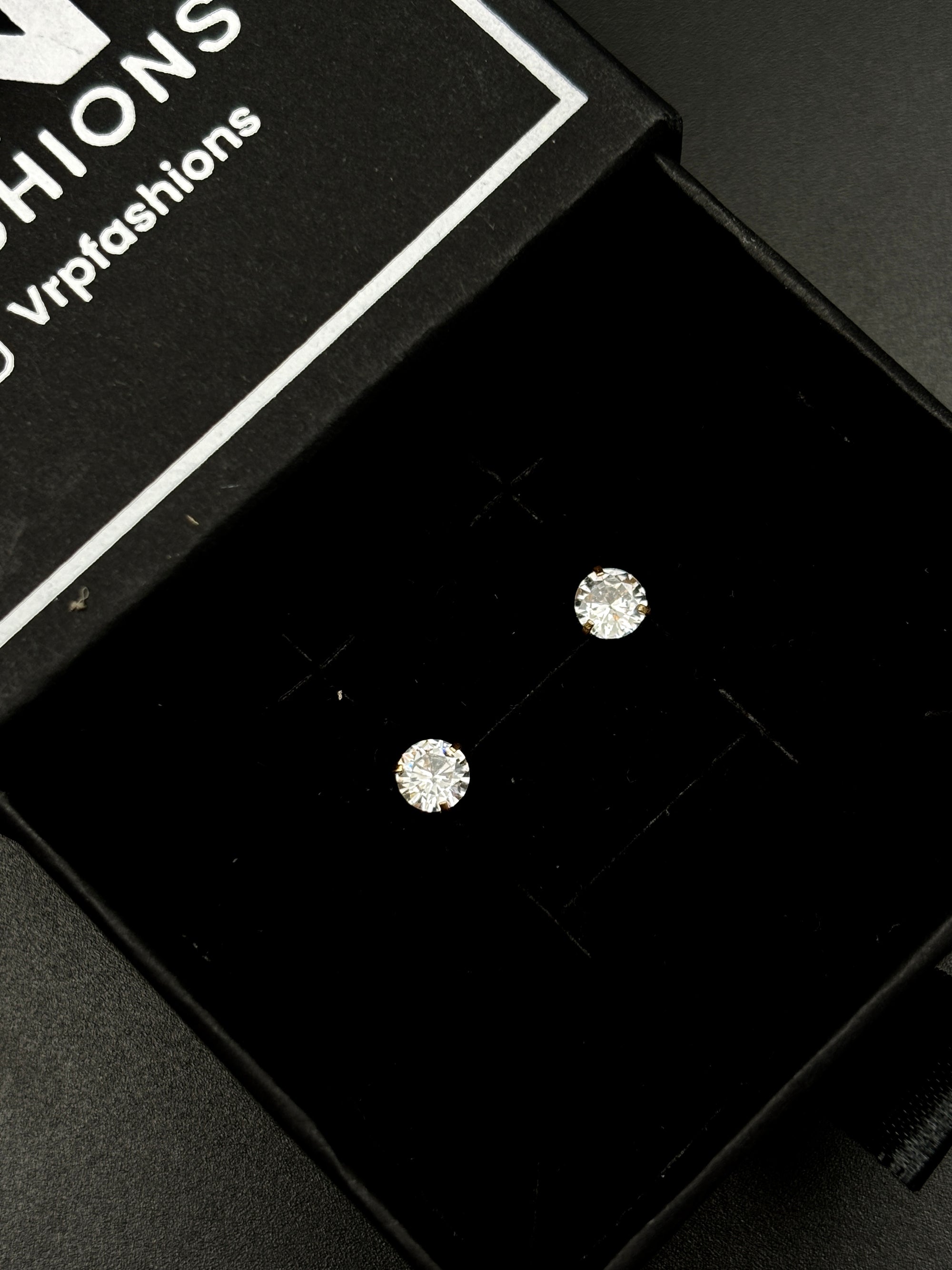 Classic - Solitaire Studs (5mm Gold) Ball Back