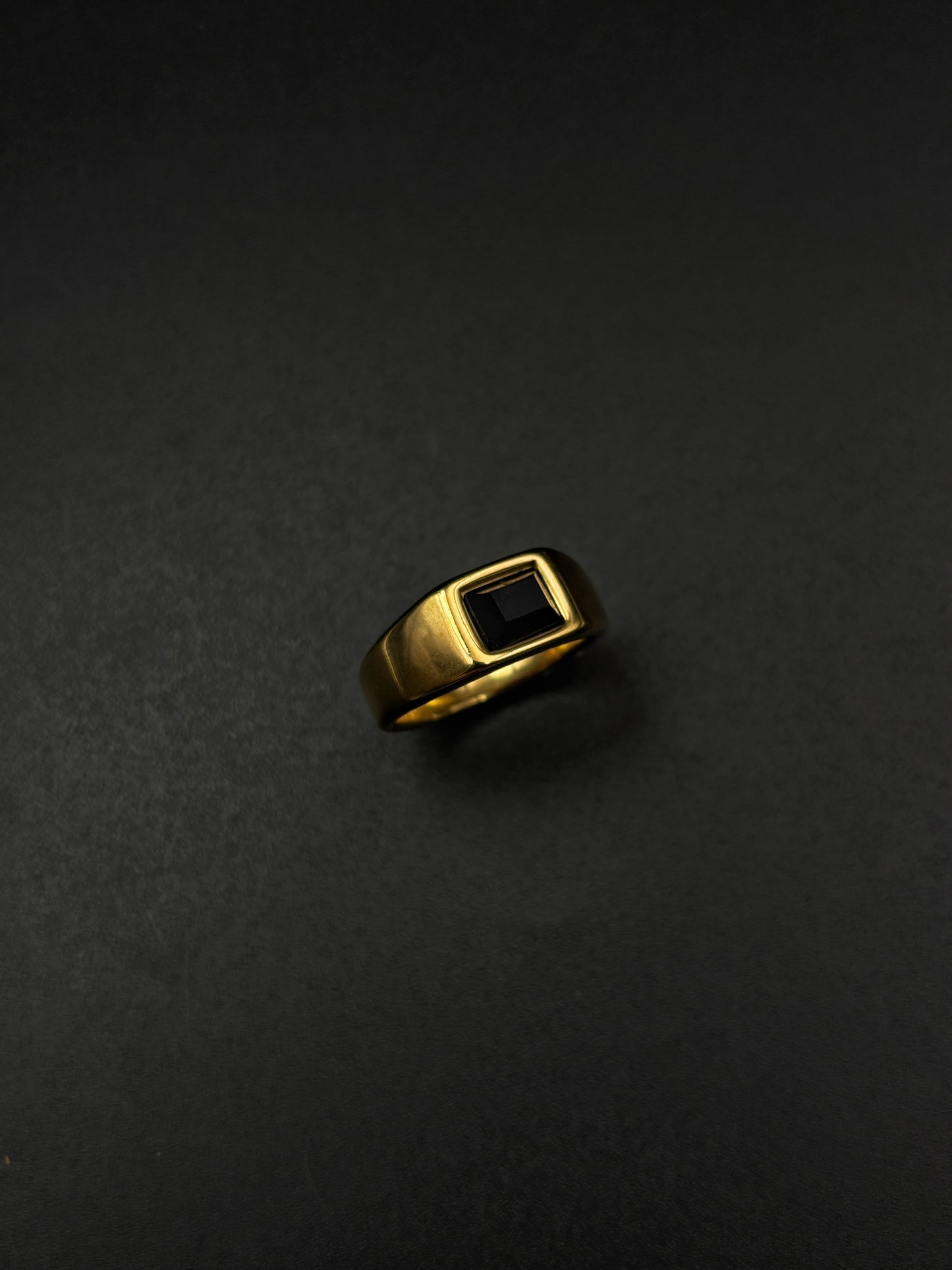 Mavo Rectangle Signet Ring