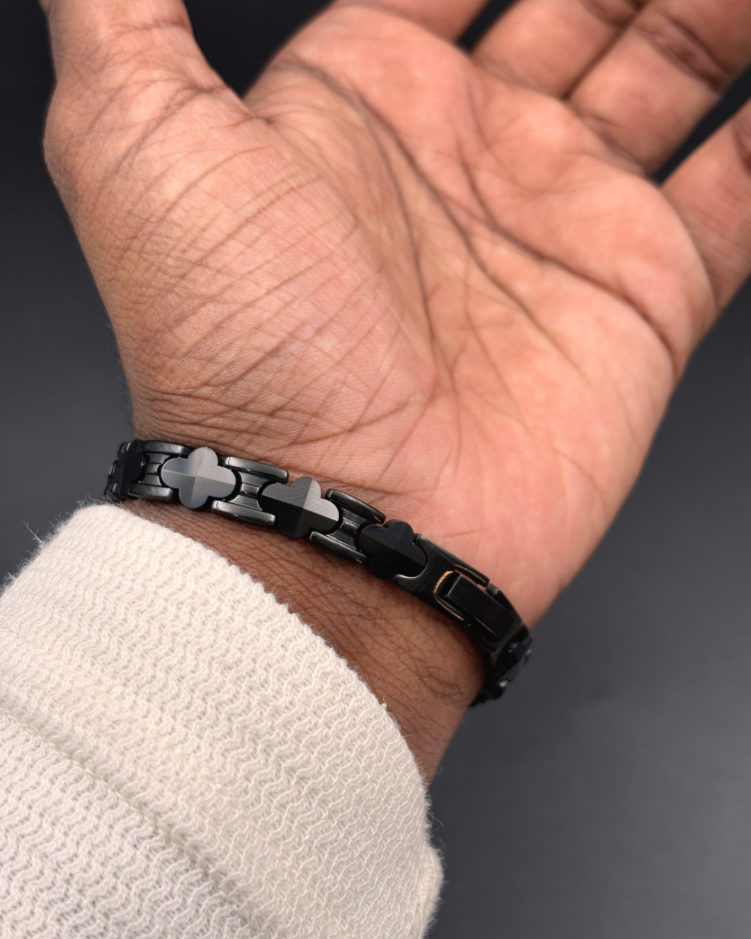 Clovia black ceramic Bracelet