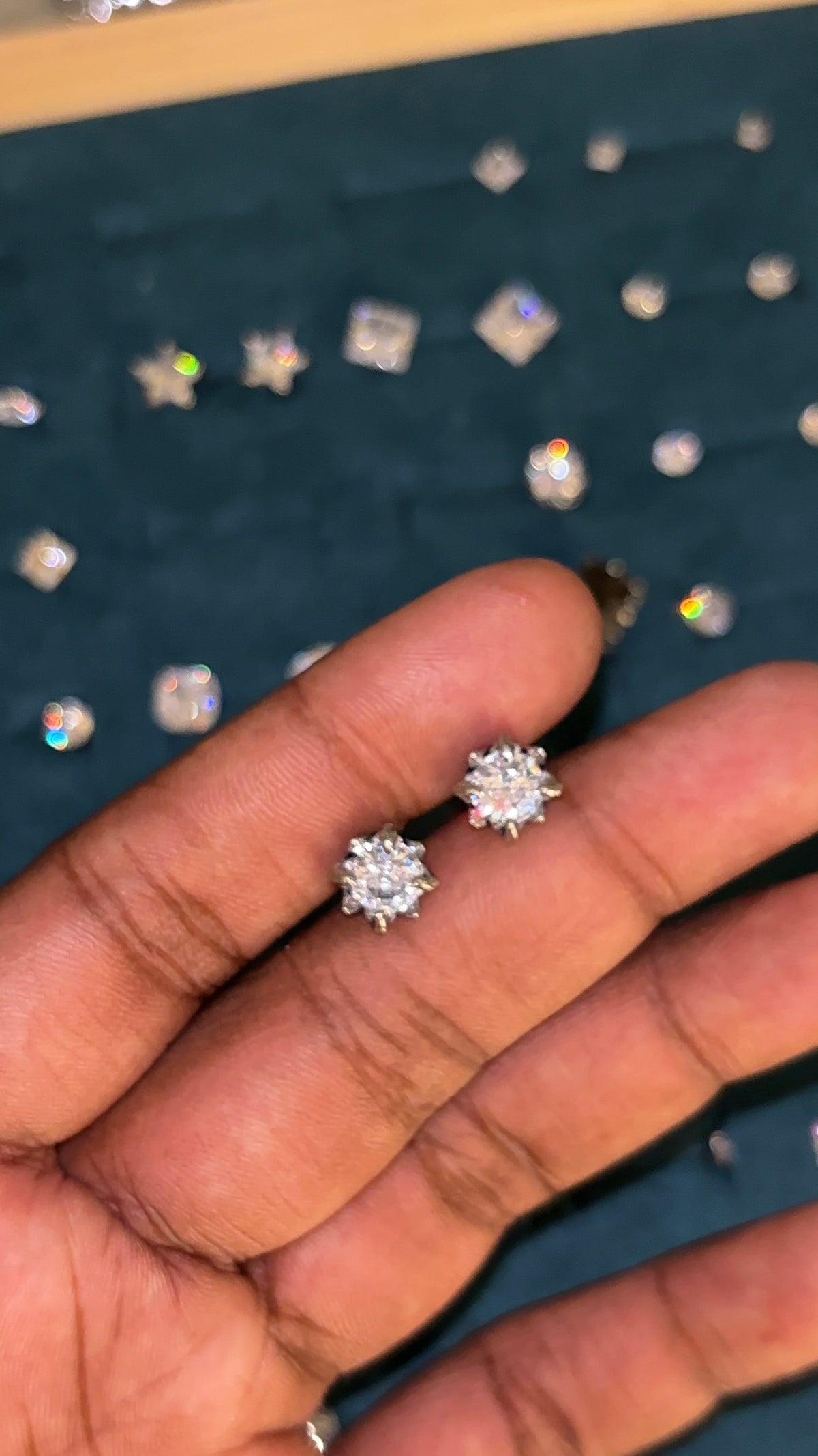Solitaire Apex Claw Studs