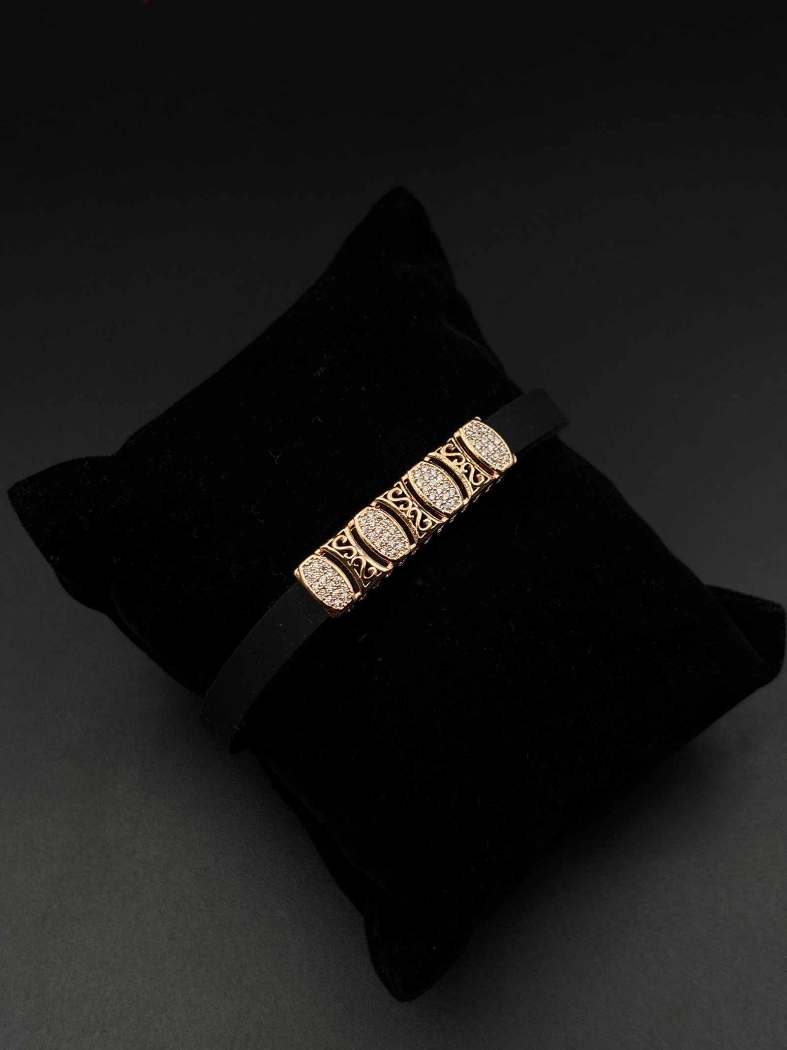Zyen Belt Bracelet