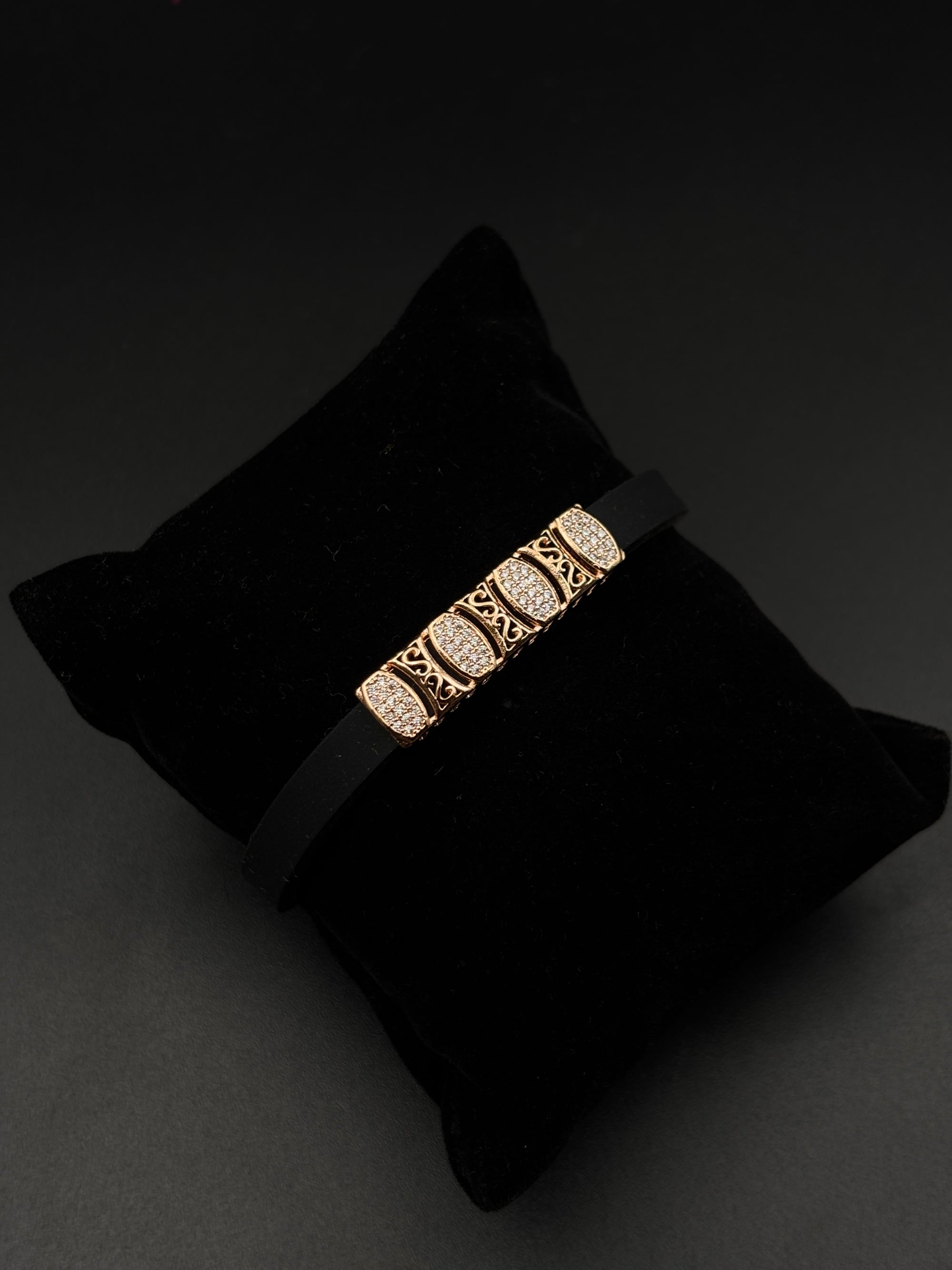 Zyen Belt Bracelet