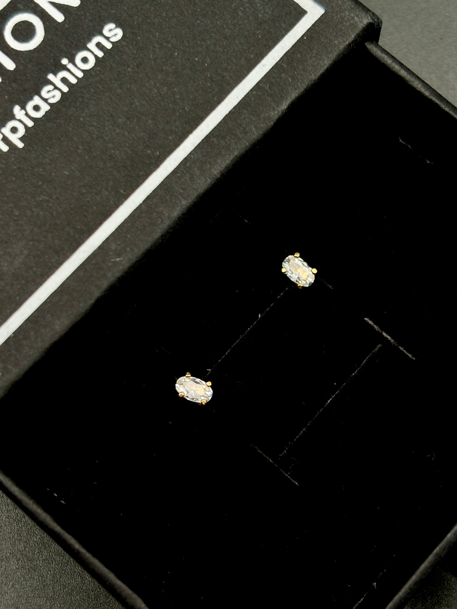 Oval Solitaire Studs (3mm size) Flat Back - Lock