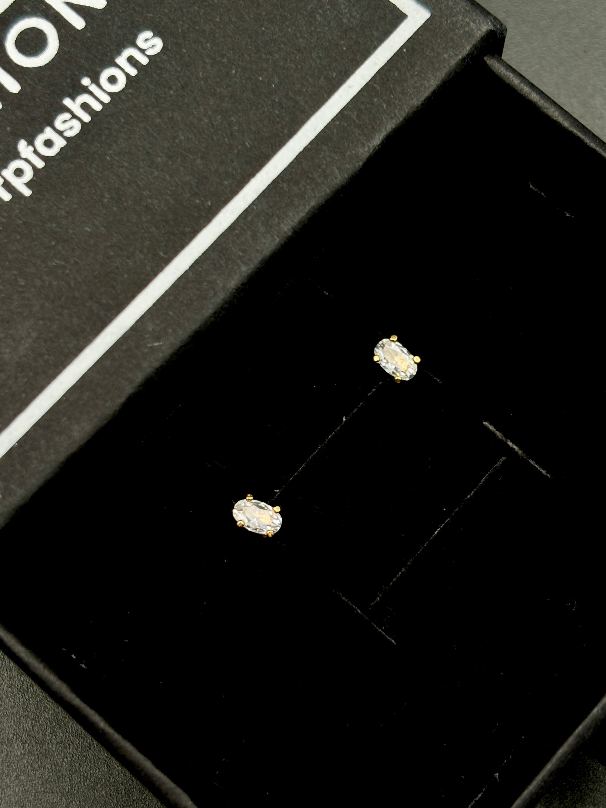 Oval Solitaire Studs (3mm size) Flat Back - Lock