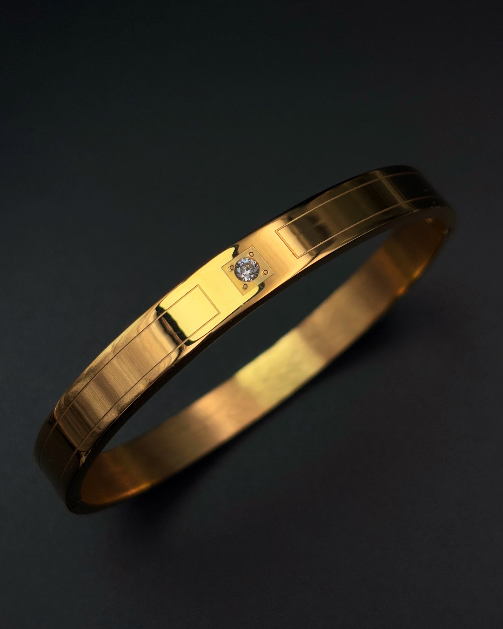 Regal Single Diamond Kada