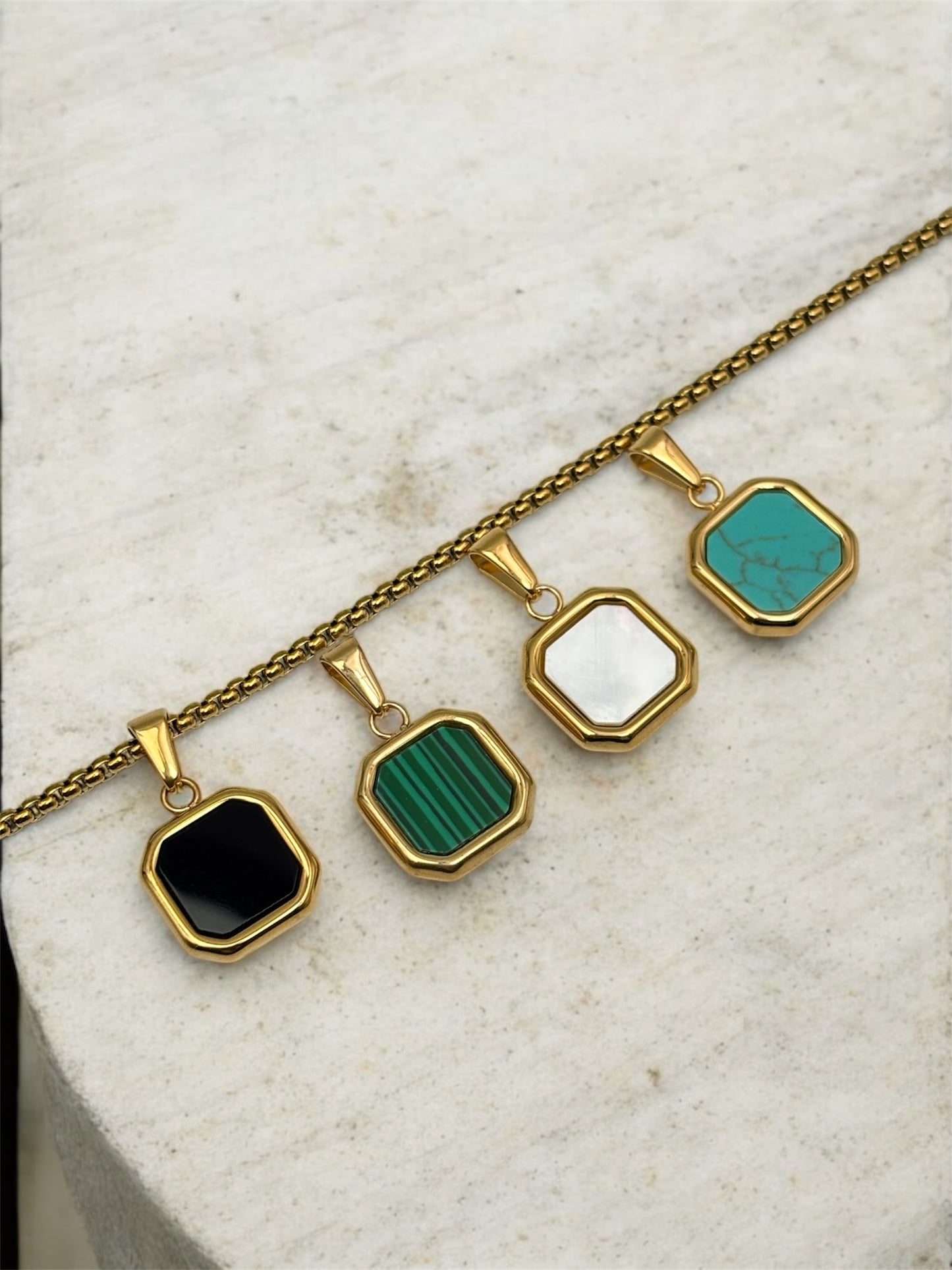 Noir Signet Pendent Necklace