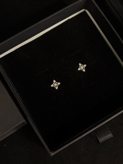 Tetra Studs