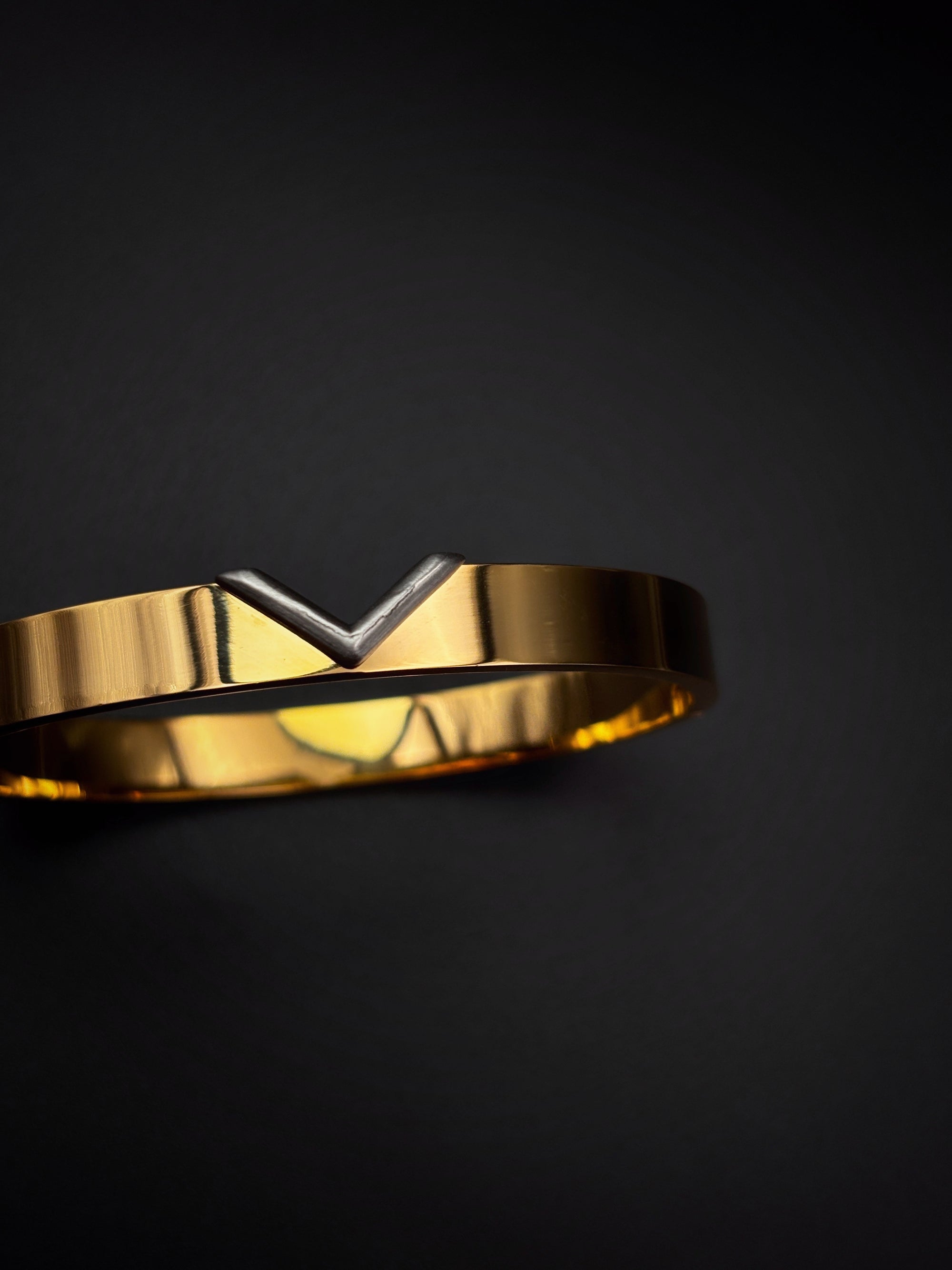 V shape Kada - Vrp Fashions 