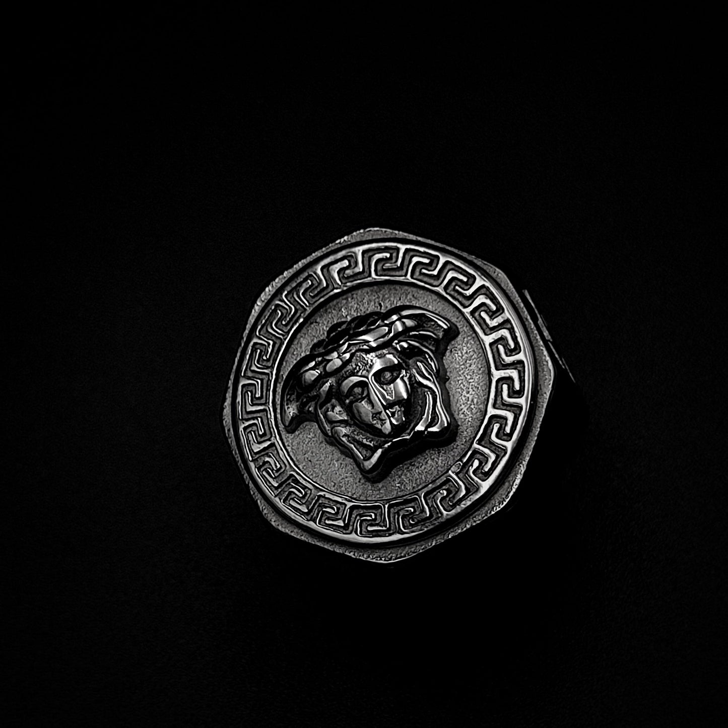 Gorgo Medusa Ring Passion Fashion / Vrp Fashions 