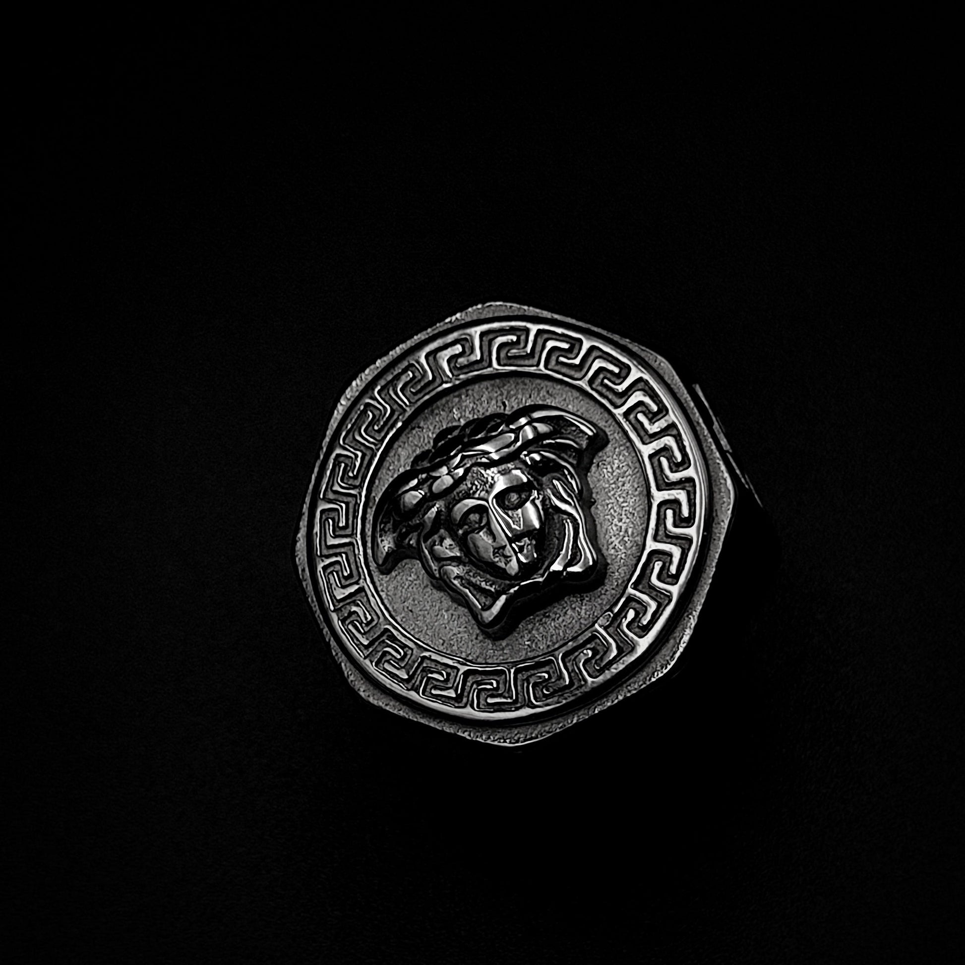 Gorgo Medusa Ring Passion Fashion / Vrp Fashions 
