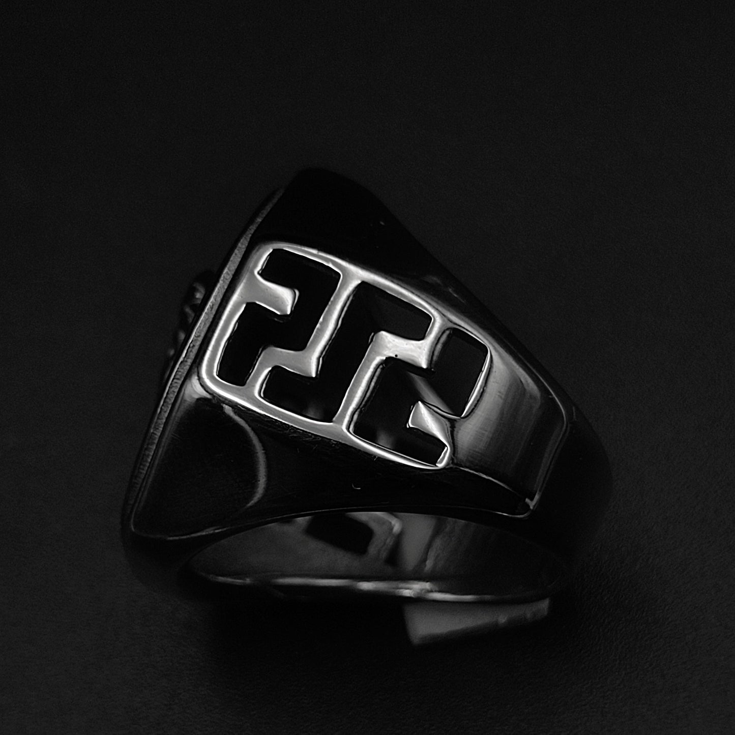 Gorgo Medusa Ring Passion Fashion / Vrp Fashions 