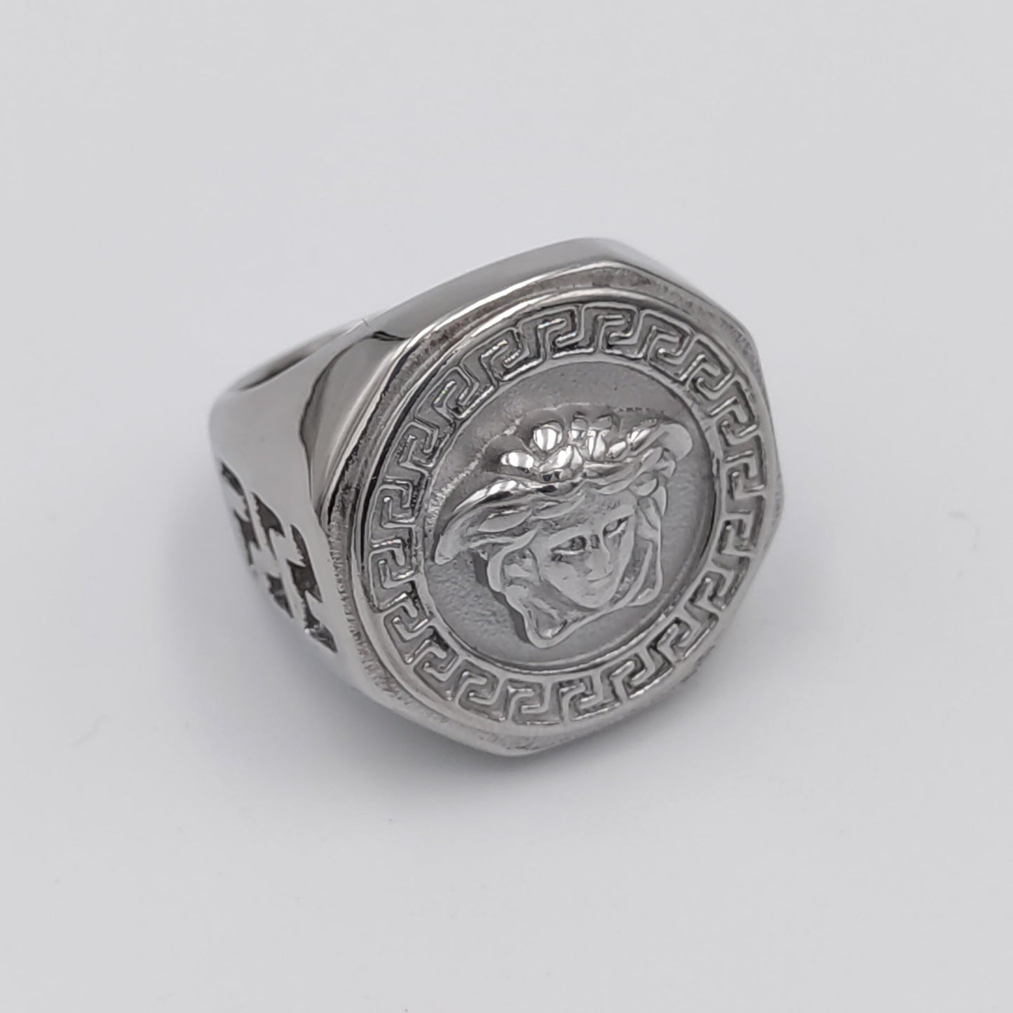 Gorgo Medusa Ring Passion Fashion / Vrp Fashions 