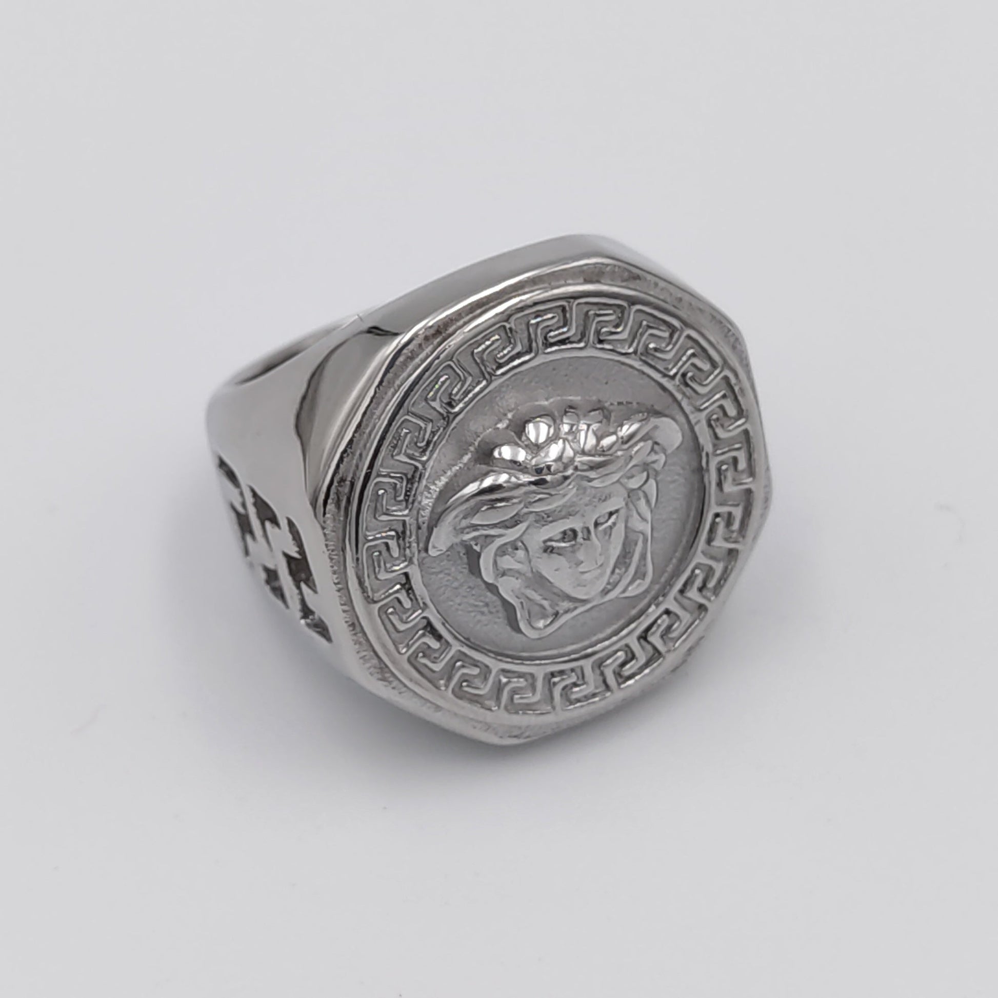 Gorgo Medusa Ring Passion Fashion / Vrp Fashions 
