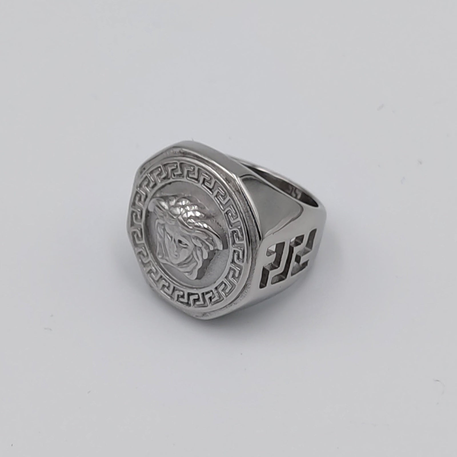 Gorgo Medusa Ring Passion Fashion / Vrp Fashions 
