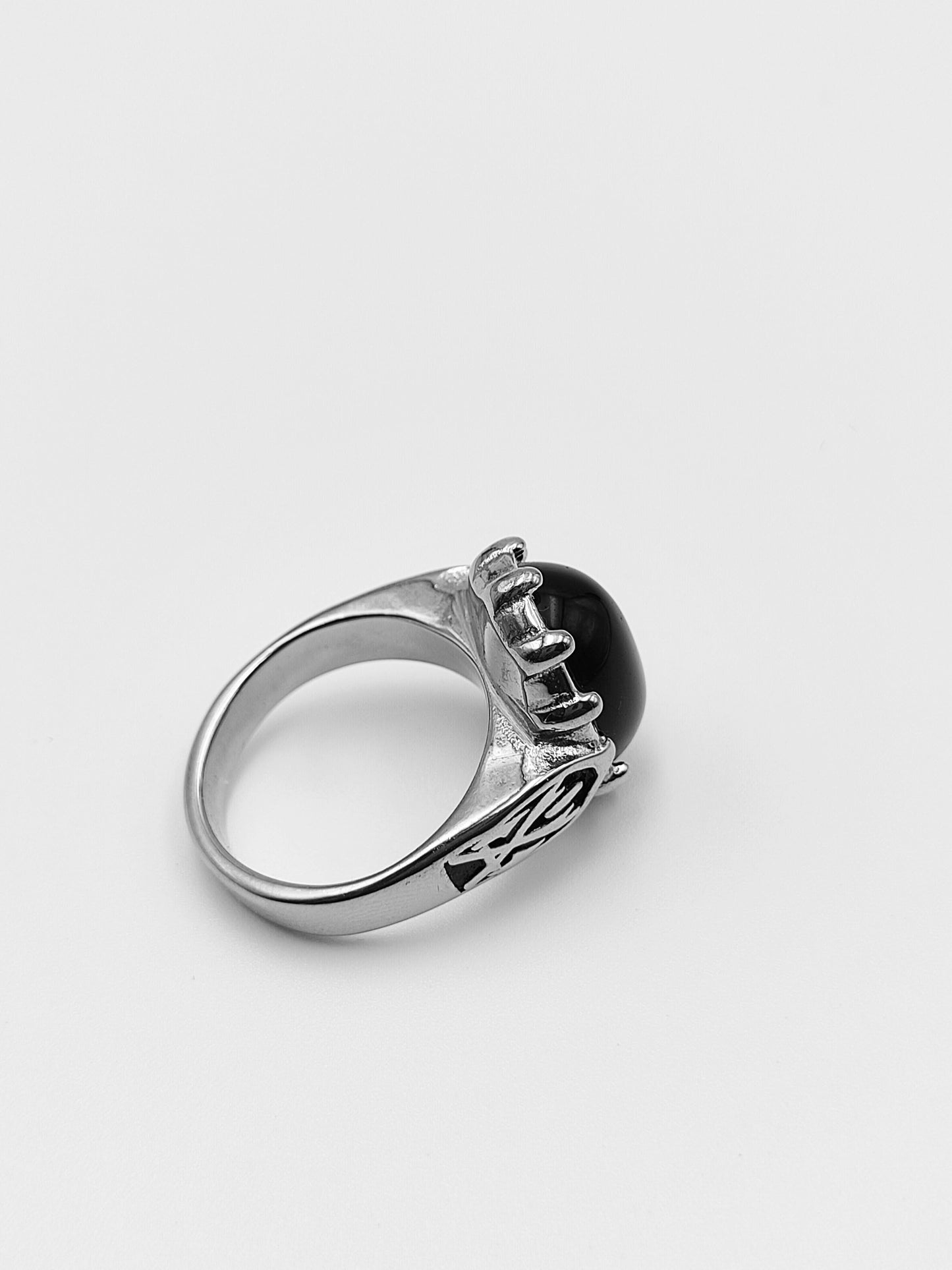 Eros Onyx Ring