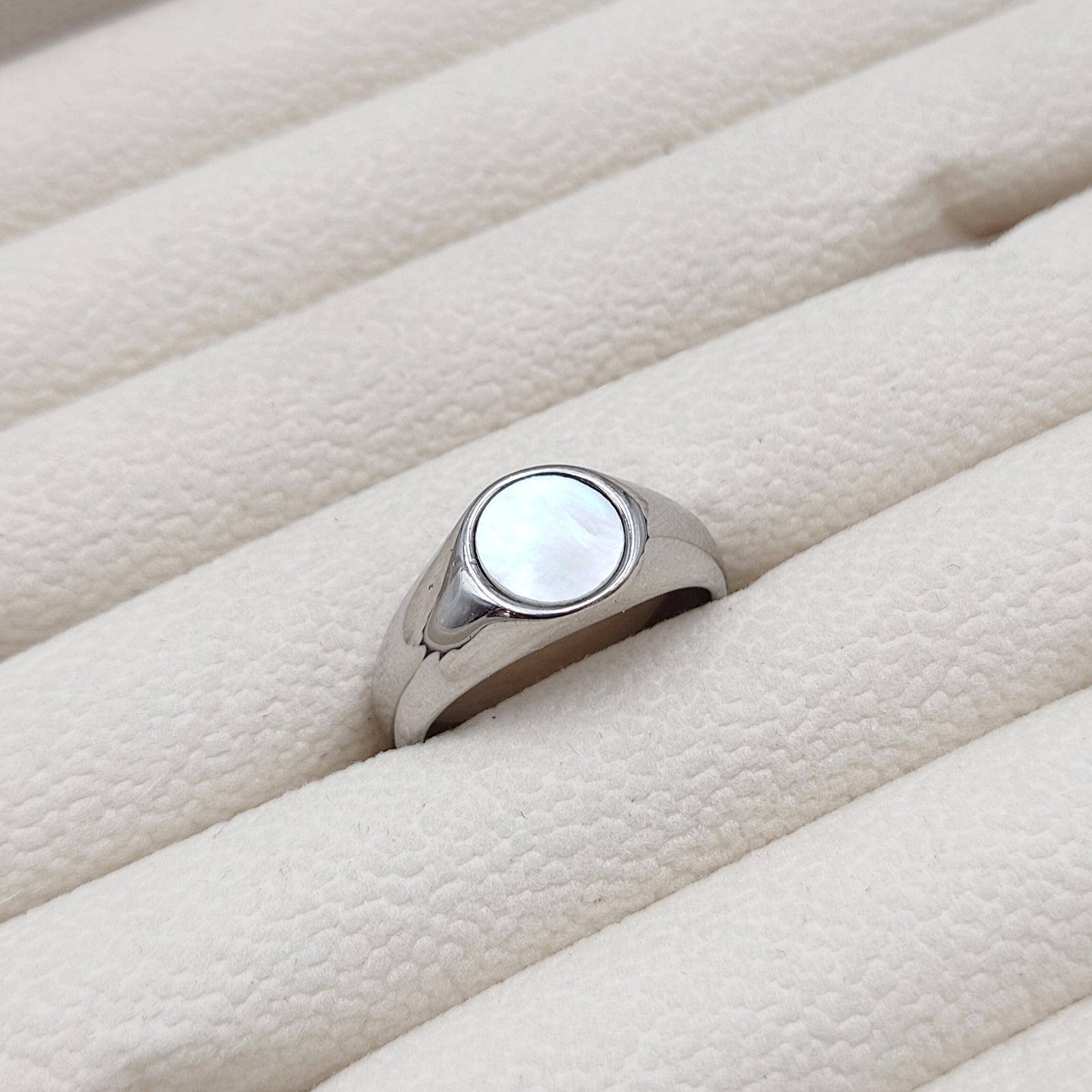 Pearl Signet Ring - Vrp Fashions 