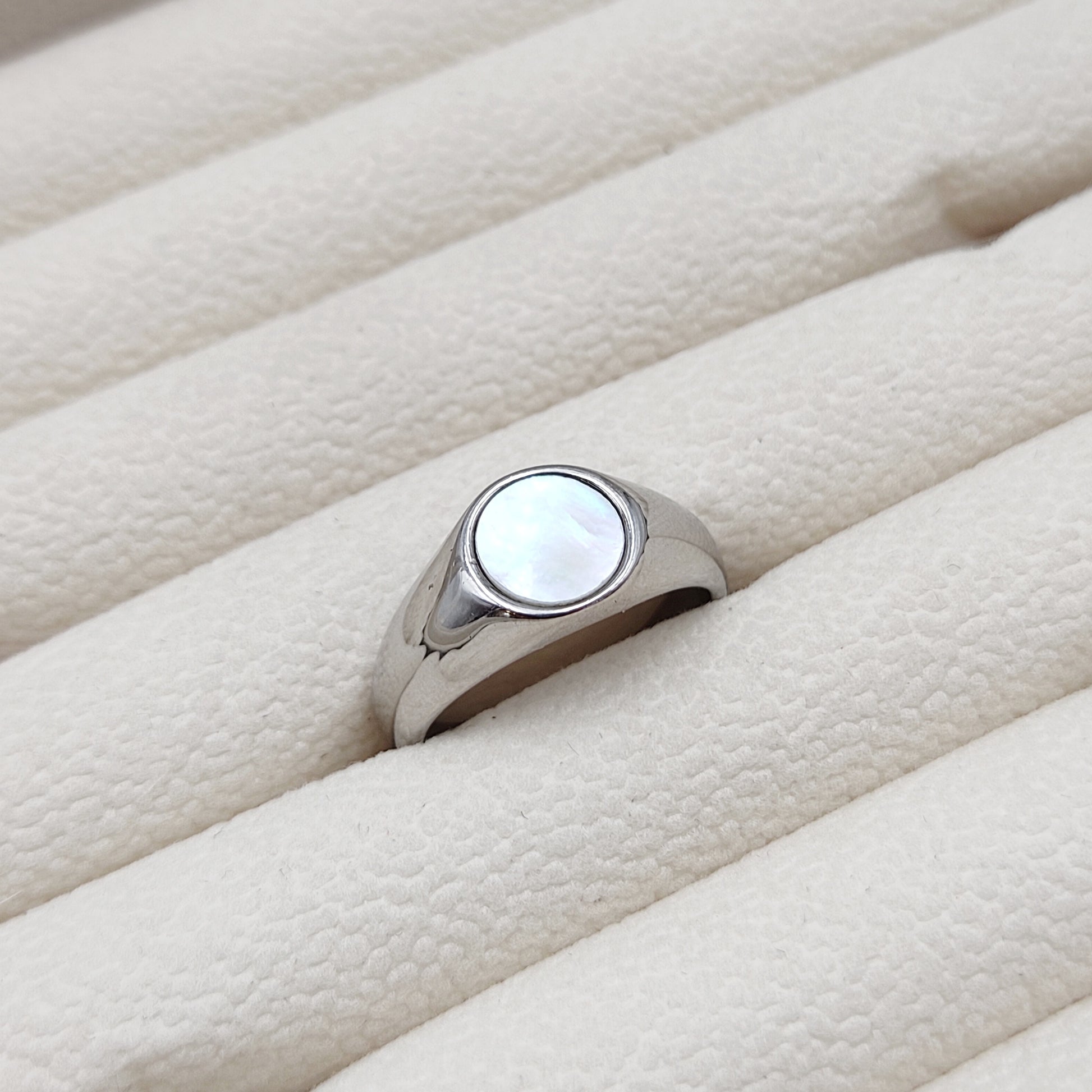 Pearl Signet Ring - Vrp Fashions 