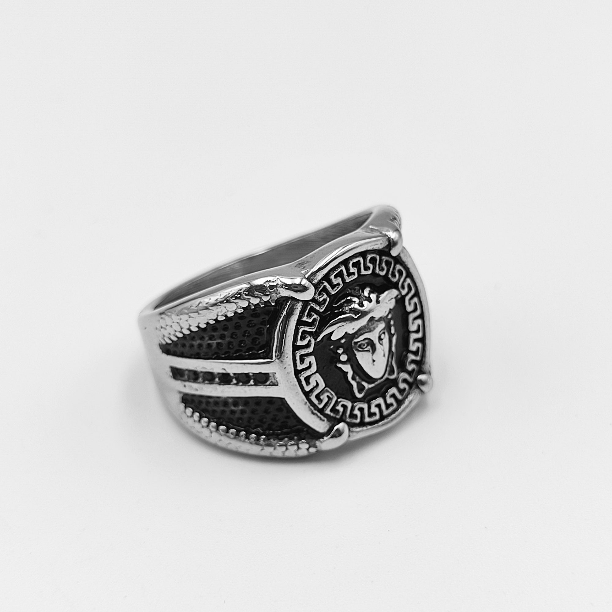 Gorgo Serinity Ring - Vrp Fashions 