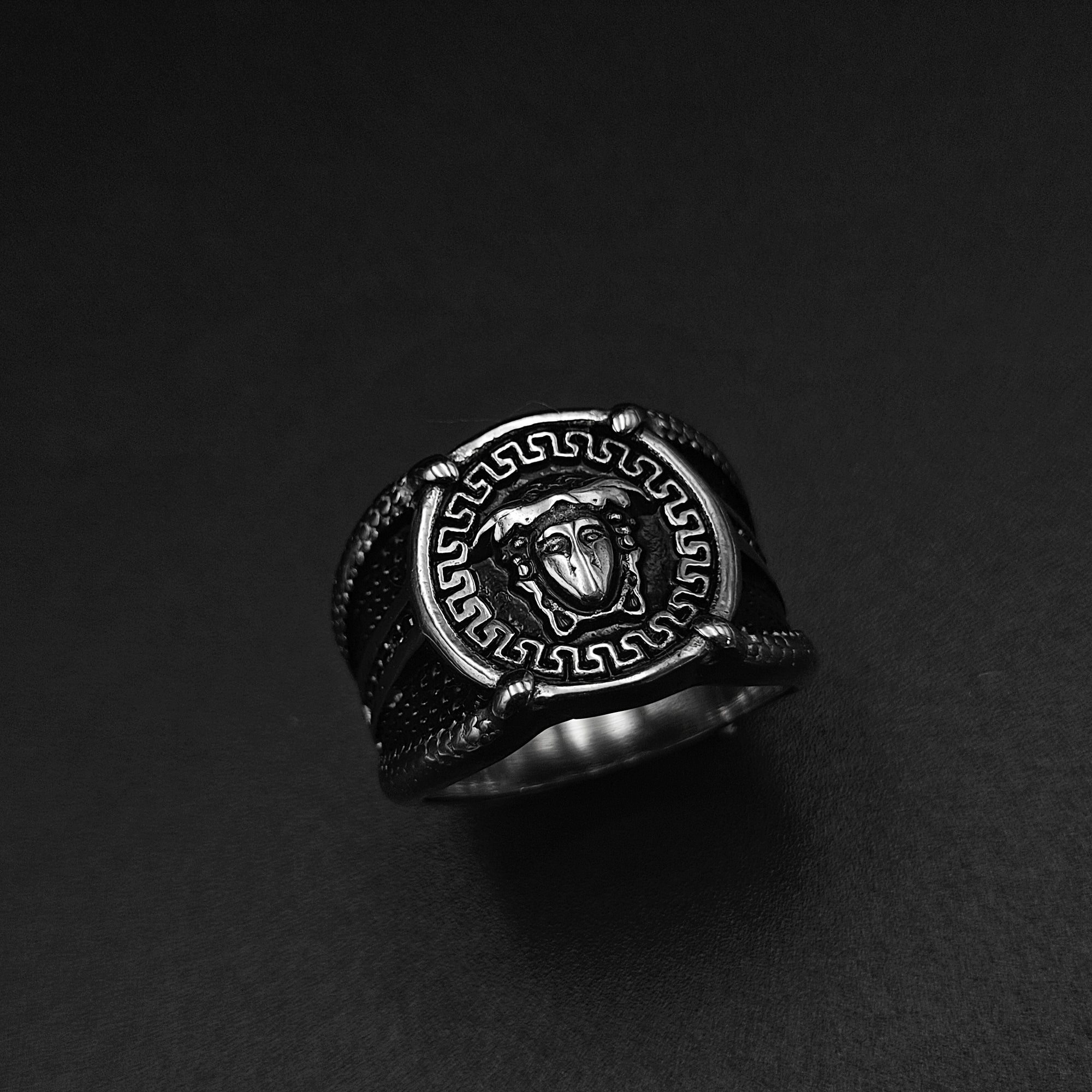 Gorgo Serinity Ring - Vrp Fashions 