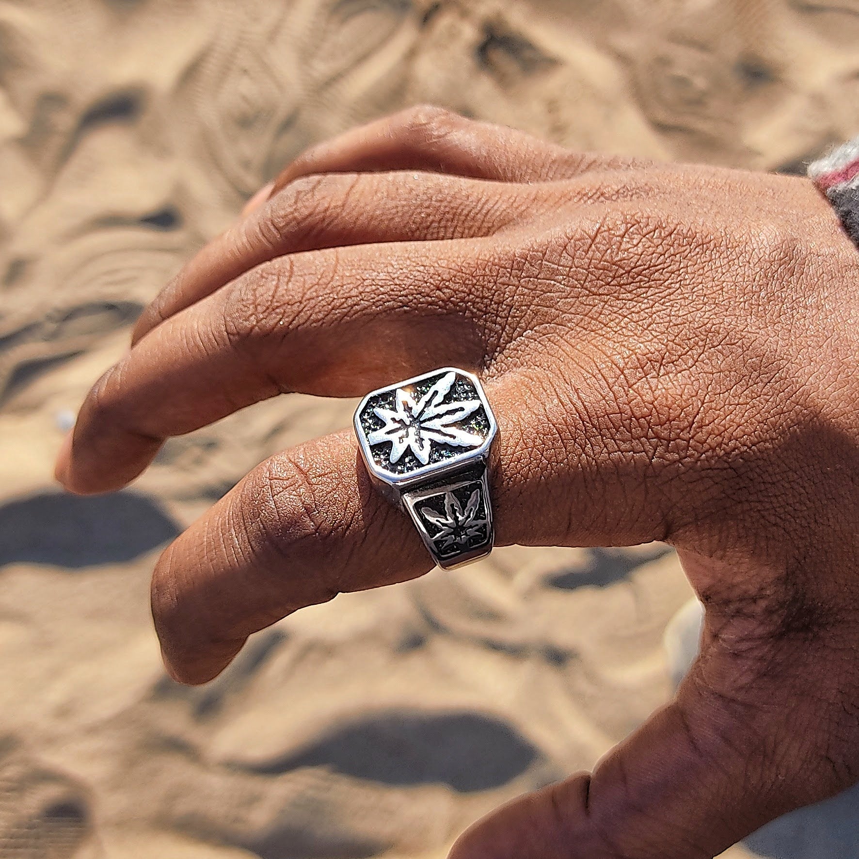 Weedo Ring - Vrp Fashions 