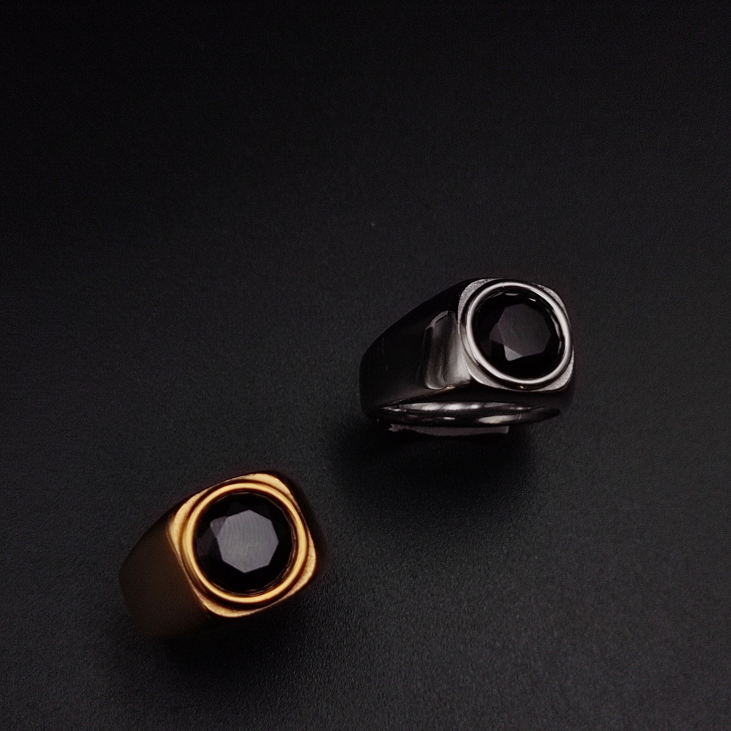 Round Onyx Signet Ring