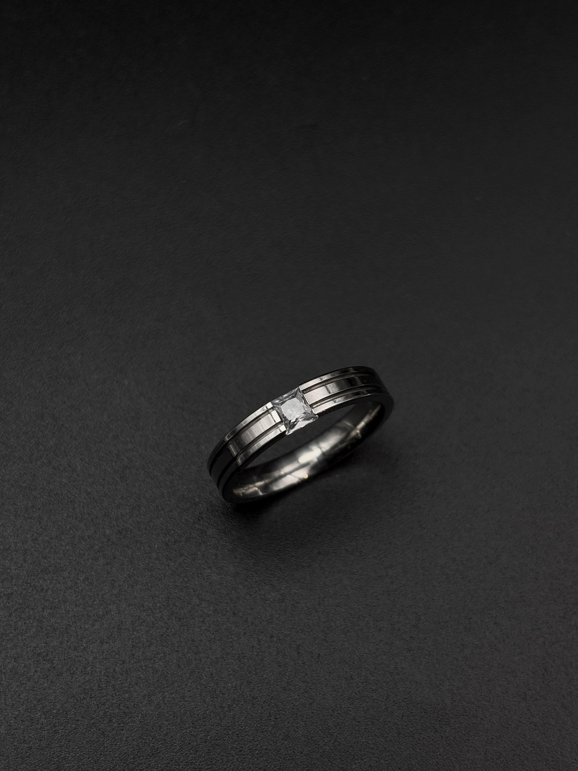 Solitaire Diamond Ring - Vrp Fashions 