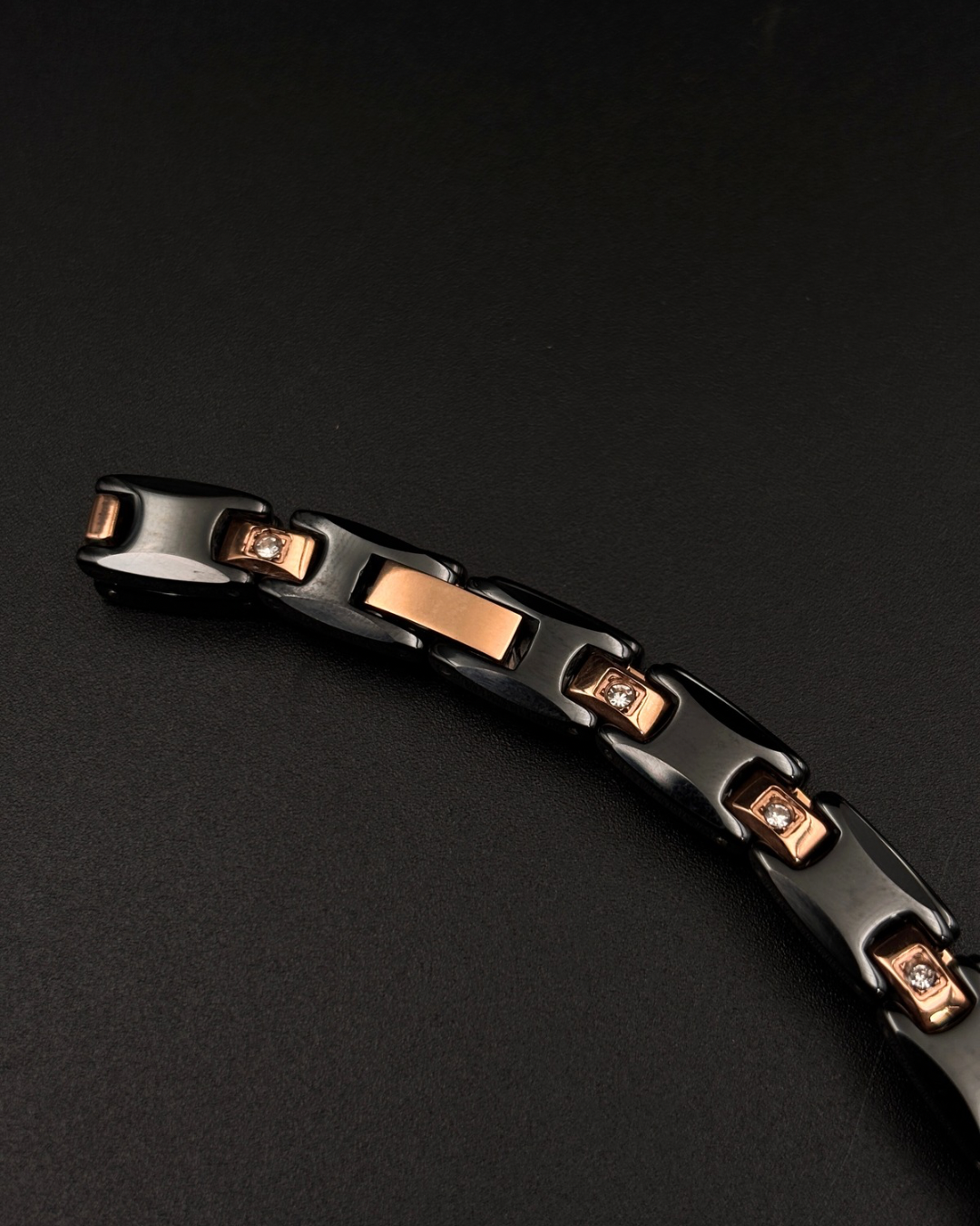 Cera Solitaire Rose-gold Bracelet