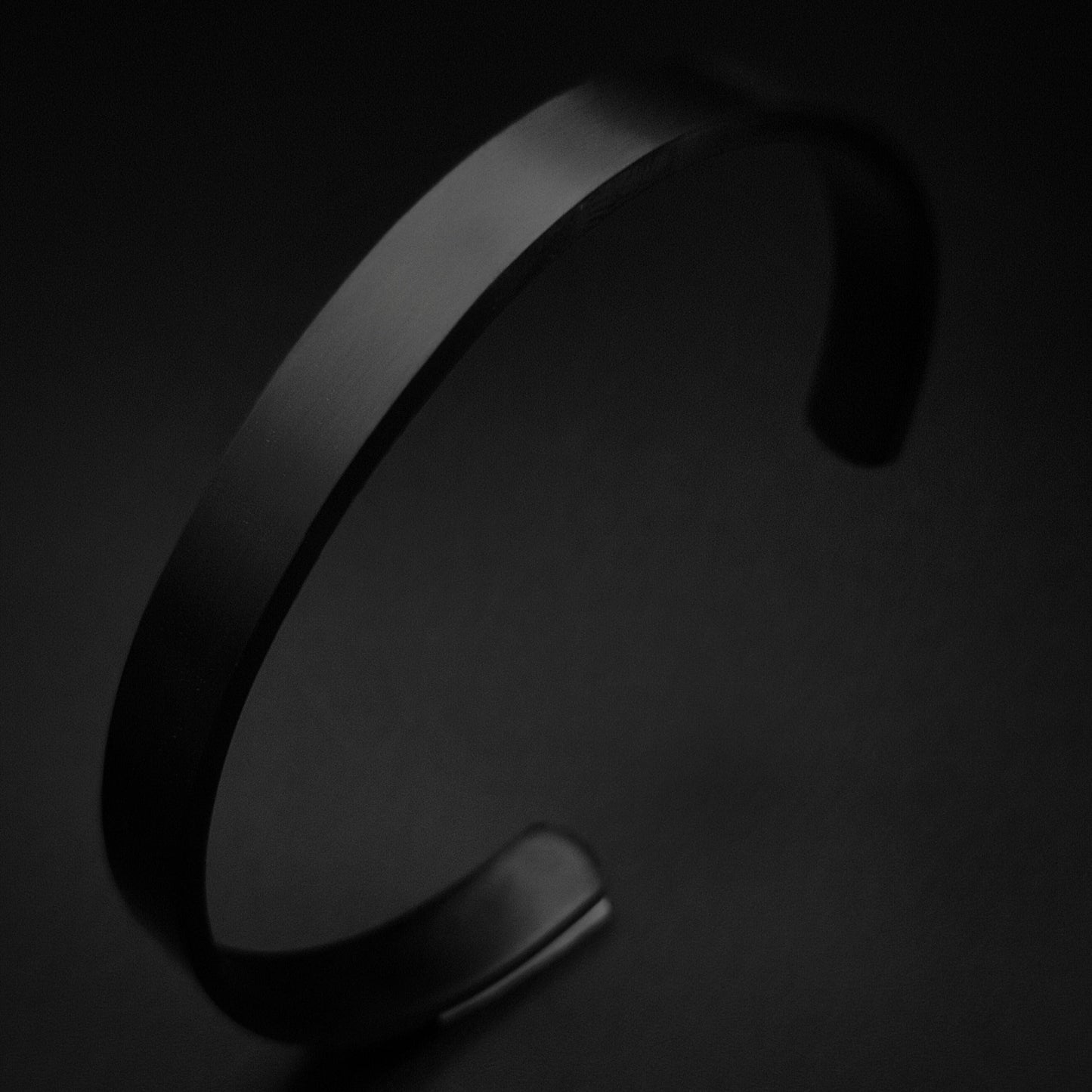 Minimalist Classic Cuffs - Vrp Fashions 