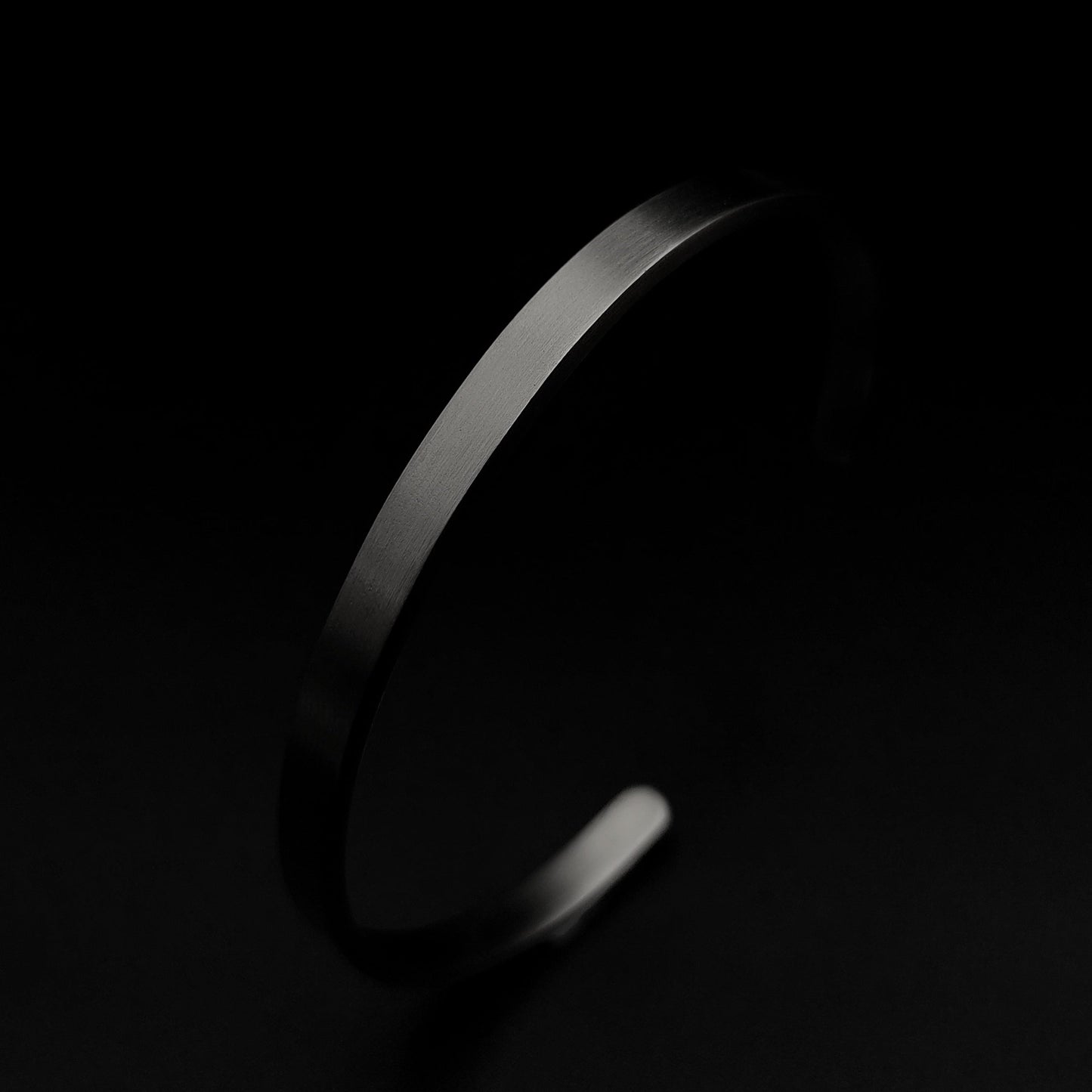 Minimalist Classic Cuffs - Vrp Fashions 