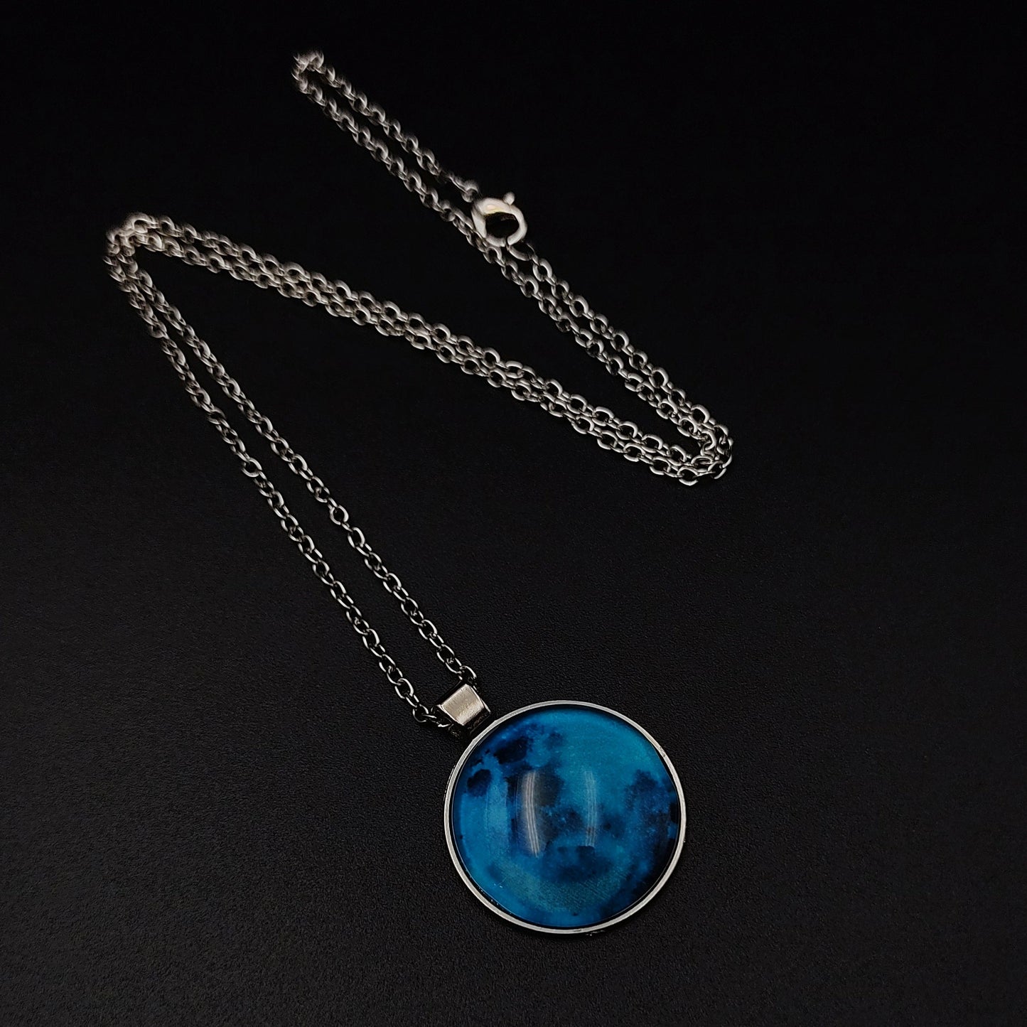 Moon Pendant Necklace (that glows) - Vrp Fashions 