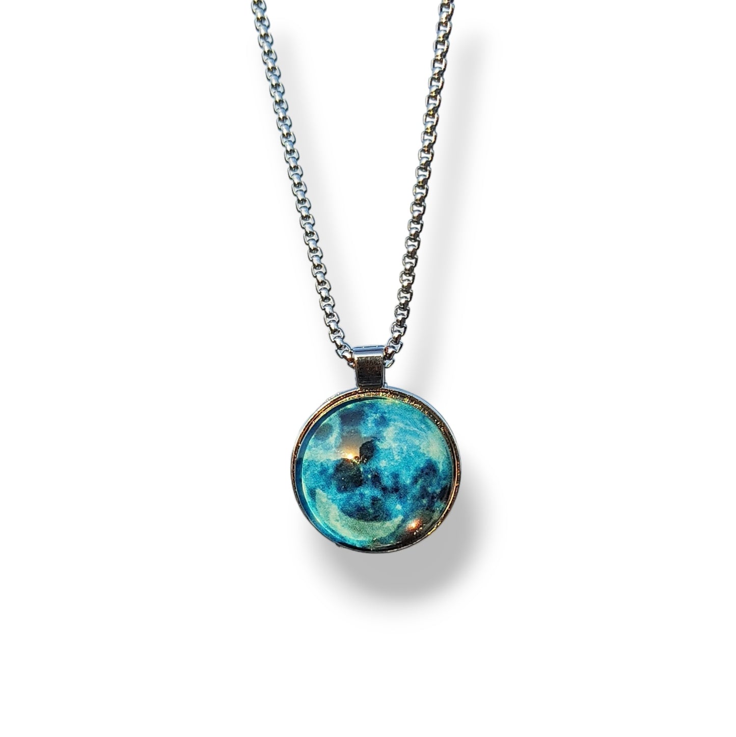 Moon Pendant Necklace (that glows) - Vrp Fashions 